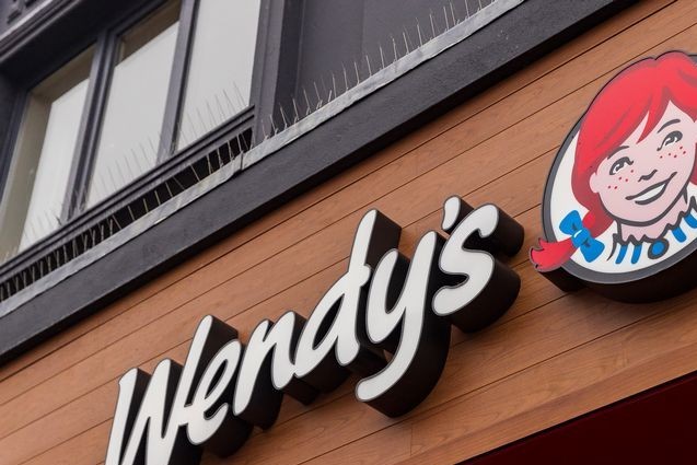 image of the front of Wendy's store